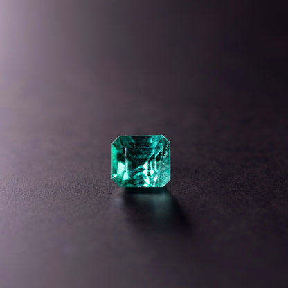 天然エメラルド 0.332ct コロンビア産 ノンオイル・ルース 撮影写真11｜J.C.BAR