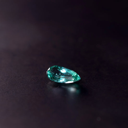 天然エメラルド 0.390ct コロンビア産 ノンオイル・ルース｜J.C.BAR