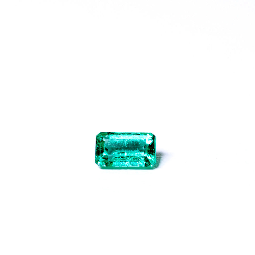 天然エメラルド 0.321ct コロンビア産 ノンオイル・ルース 撮影写真6｜J.C.BAR