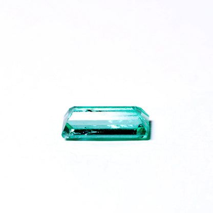 天然エメラルド 1.188ct コロンビア産 ノンオイル・ルース 撮影写真5｜J.C.BAR