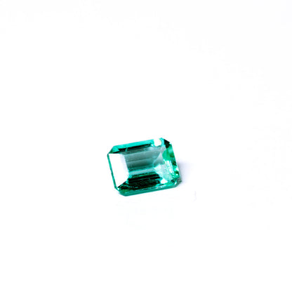 天然エメラルド 0.381ct コロンビア産 ノンオイル・ルース 撮影写真5｜J.C.BAR