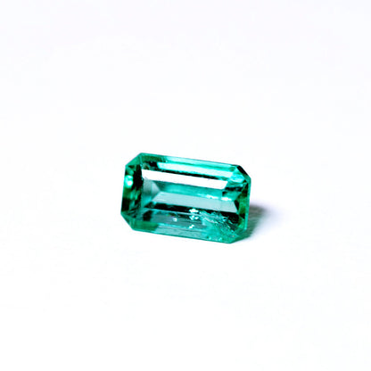 天然エメラルド 1.274ct コロンビア産 ノンオイル・ルース 撮影写真5｜J.C.BAR