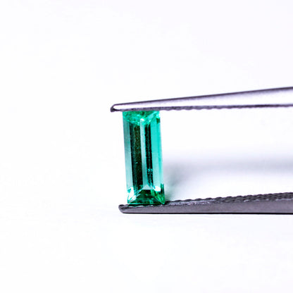 天然エメラルド 0.563ct コロンビア産 ノンオイル・ルース 撮影写真3｜J.C.BAR