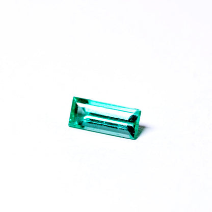 天然エメラルド 0.563ct コロンビア産 ノンオイル・ルース 撮影写真6｜J.C.BAR