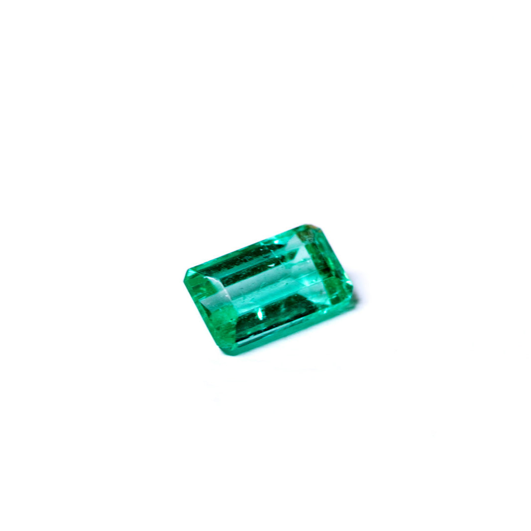 天然エメラルド 0.508ct コロンビア産 ノンオイル・ルース 撮影写真5｜J.C.BAR