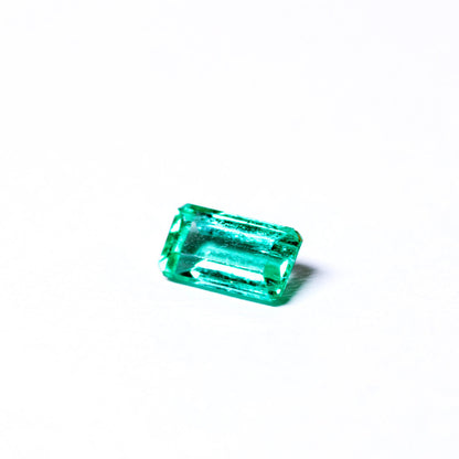 天然エメラルド 0.508ct コロンビア産 ノンオイル・ルース 撮影写真6｜J.C.BAR