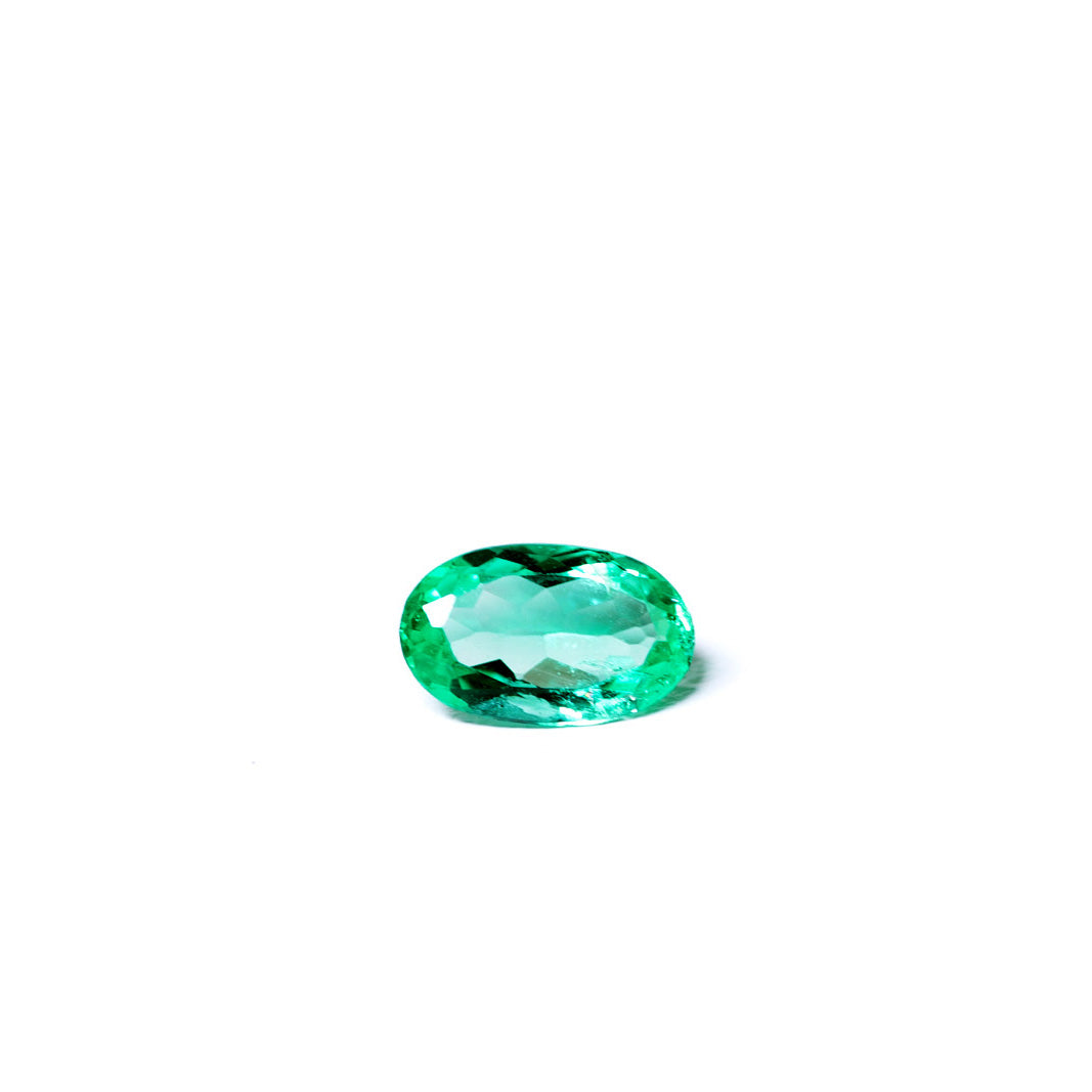 天然エメラルド 0.475ct コロンビア産 ノンオイル・ルース 撮影写真7｜J.C.BAR
