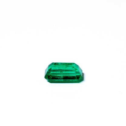 天然エメラルド 0.683ct コロンビア産 ノンオイル・ルース 撮影写真4｜J.C.BAR