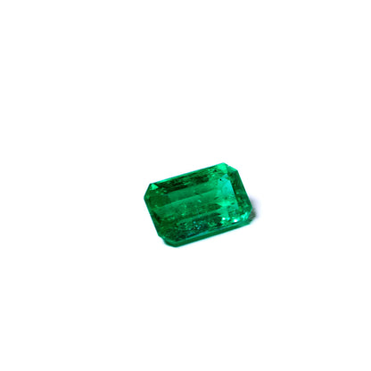 天然エメラルド 0.683ct コロンビア産 ノンオイル・ルース 撮影写真5｜J.C.BAR