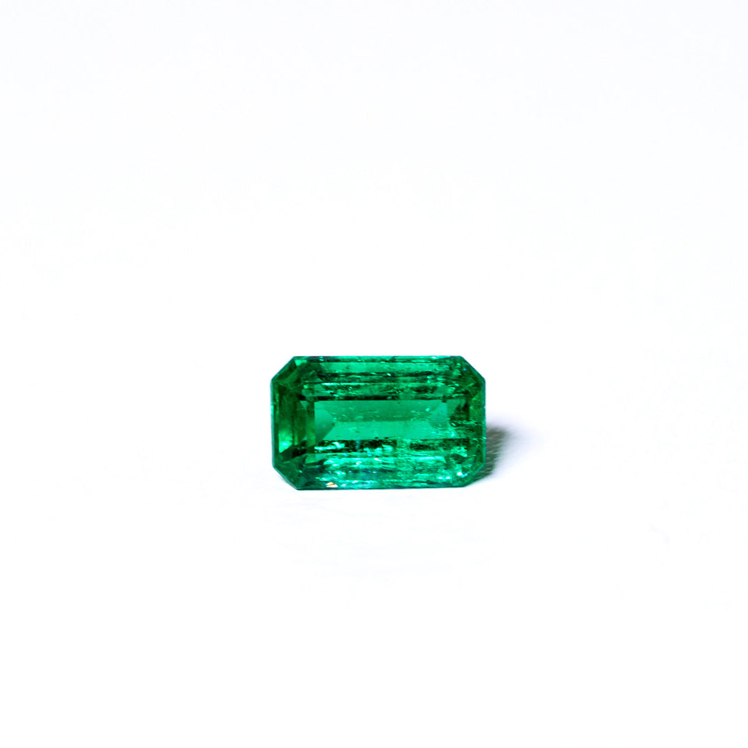 天然エメラルド 0.683ct コロンビア産 ノンオイル・ルース 撮影写真8｜J.C.BAR