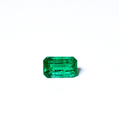 天然エメラルド 0.683ct コロンビア産 ノンオイル・ルース 撮影写真8｜J.C.BAR