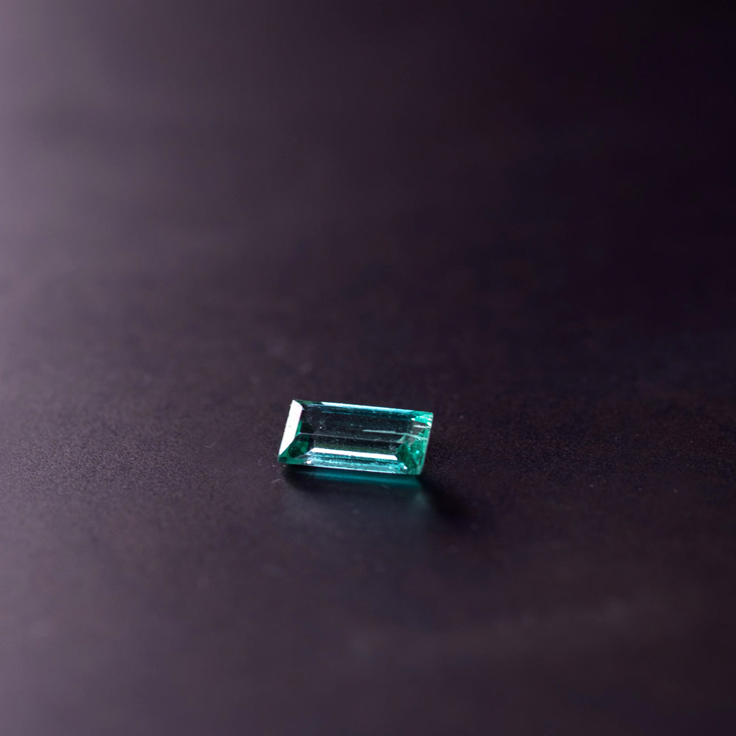 天然エメラルド 0.272ct コロンビア産 ノンオイル・ルース｜J.C.BAR