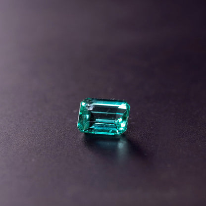 天然エメラルド 0.381ct コロンビア産 ノンオイル・ルース｜J.C.BAR