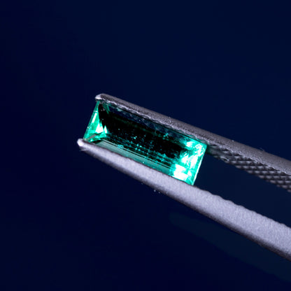 天然エメラルド 0.563ct コロンビア産 ノンオイル・ルース 撮影写真8｜J.C.BAR