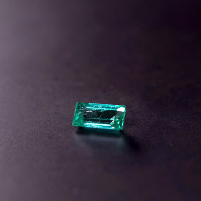 天然エメラルド 0.416ct コロンビア産 ノンオイル・ルース｜J.C.BAR