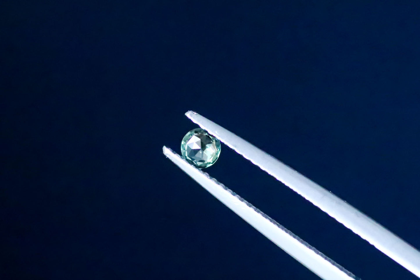 天然アレキサンドライト 希少なローズカット 0.164ct