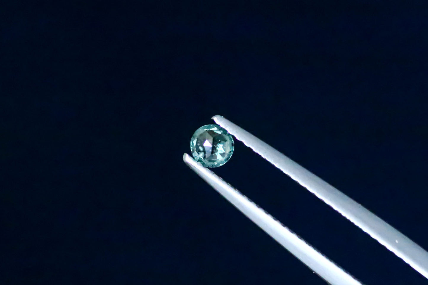 天然アレキサンドライト 希少なローズカット 0.184ct