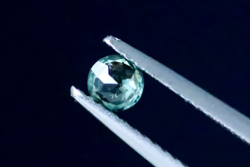 天然アレキサンドライト 希少なローズカット 0.202ct