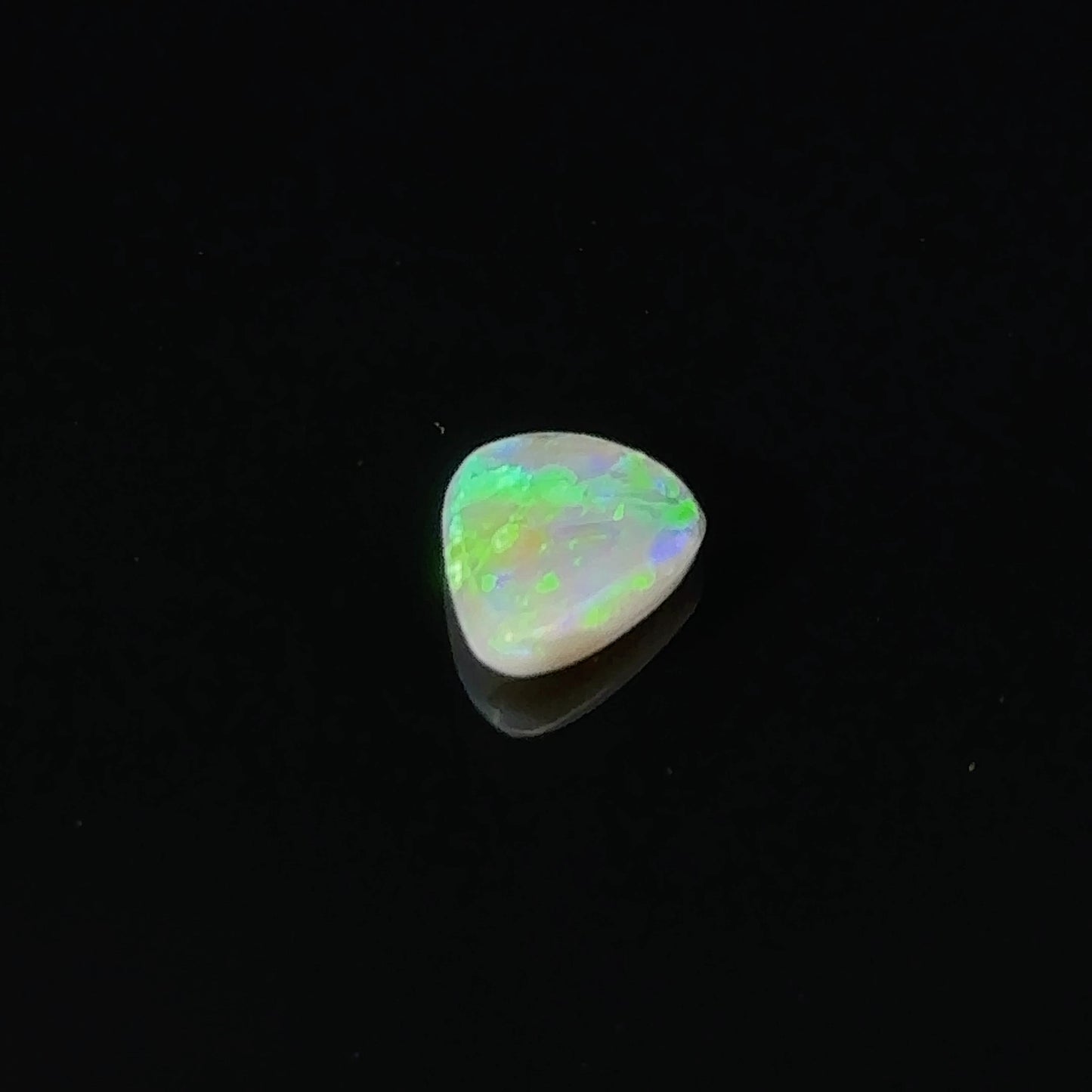 天然ブラックオパール 0.94ct