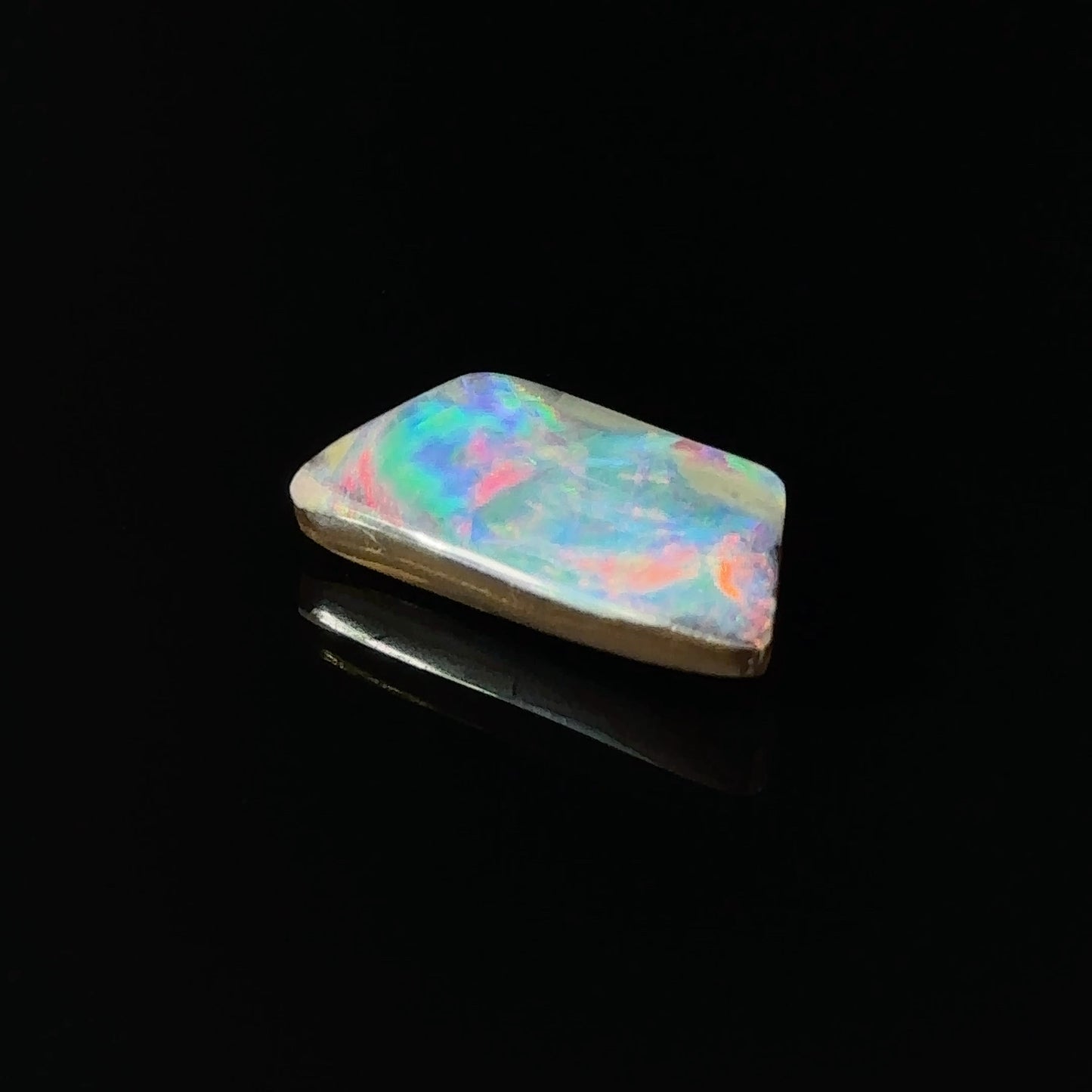 天然ボルダーオパール 7.80ct