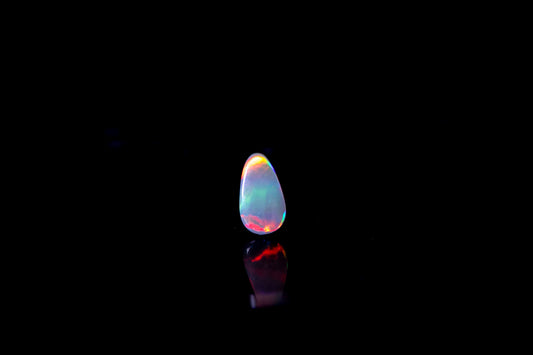 天然オパール 0.790ct〈セミブラック〉｜品番1073825｜画像1