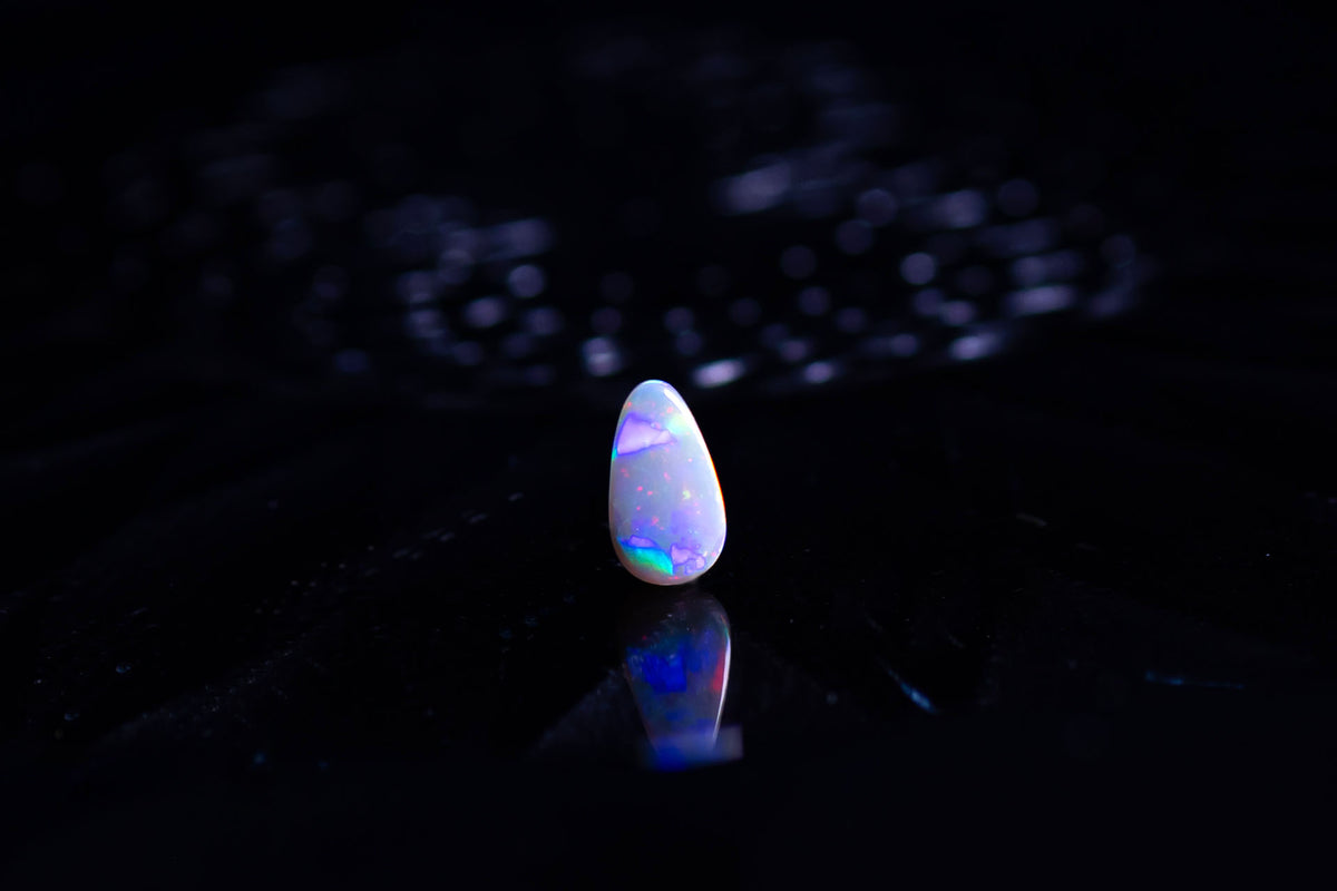 天然オパール 0.790ct〈セミブラック〉｜品番1073825｜画像3