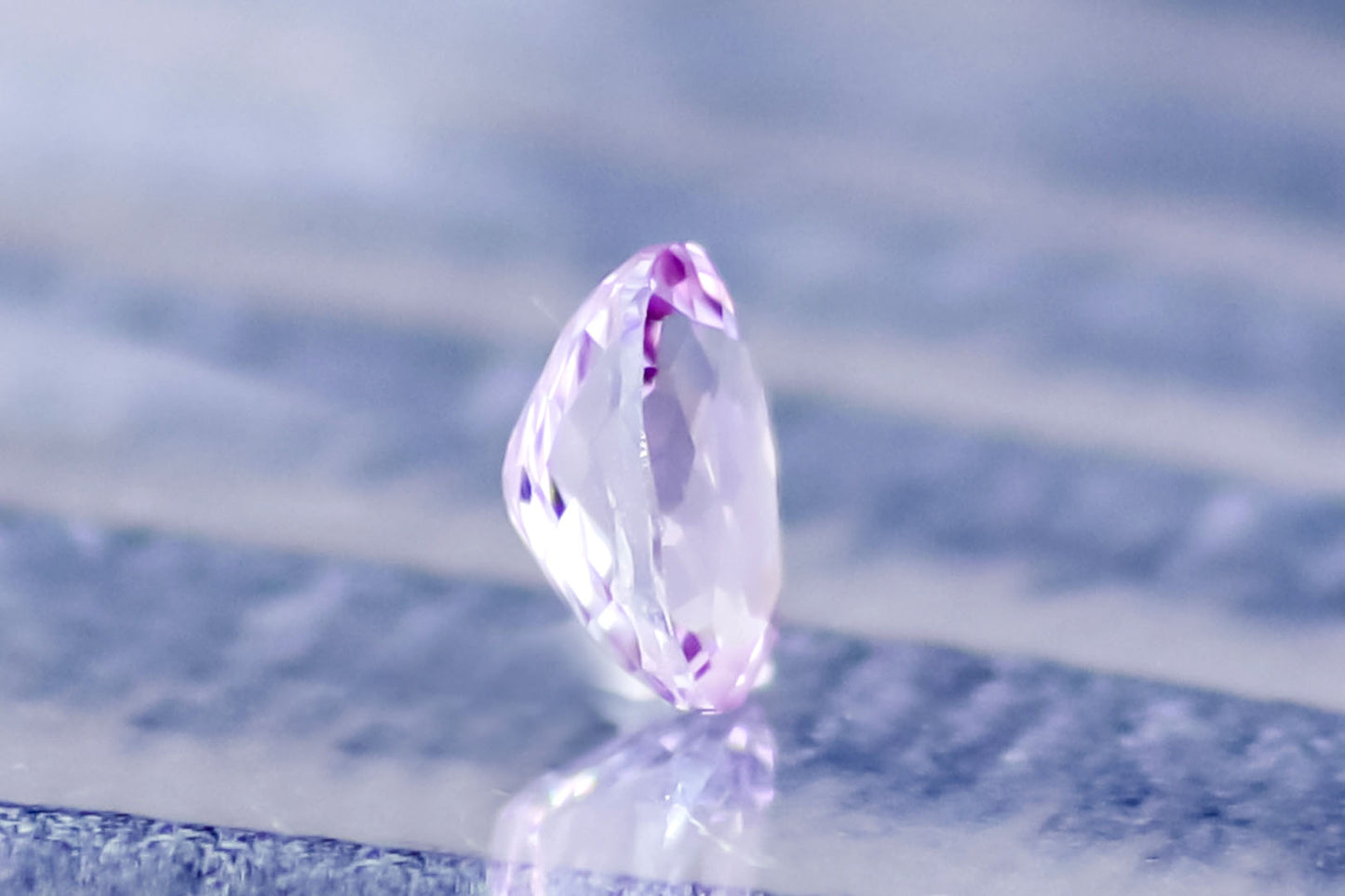 天然ピンクゾイサイト 0.949ct [タンザニア産]