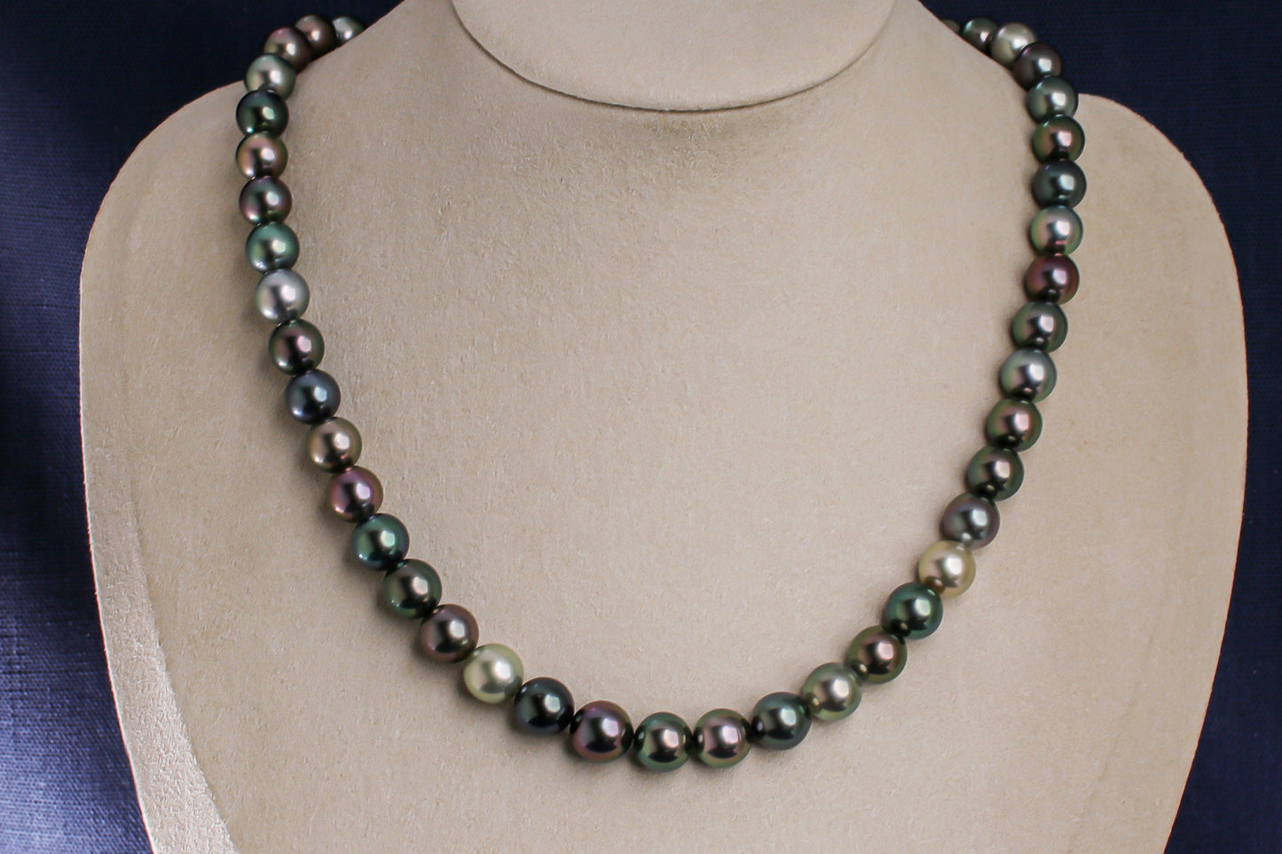 タヒチパール（黒蝶真珠）ネックレス 7.9-9.4mm