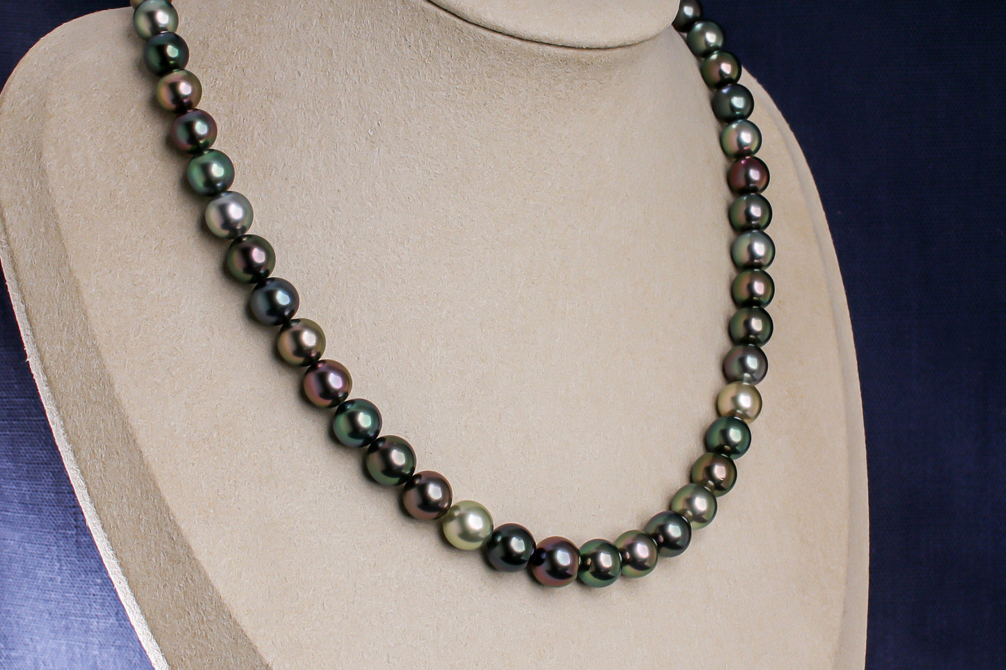 タヒチパール（黒蝶真珠）ネックレス 7.9-9.4mm