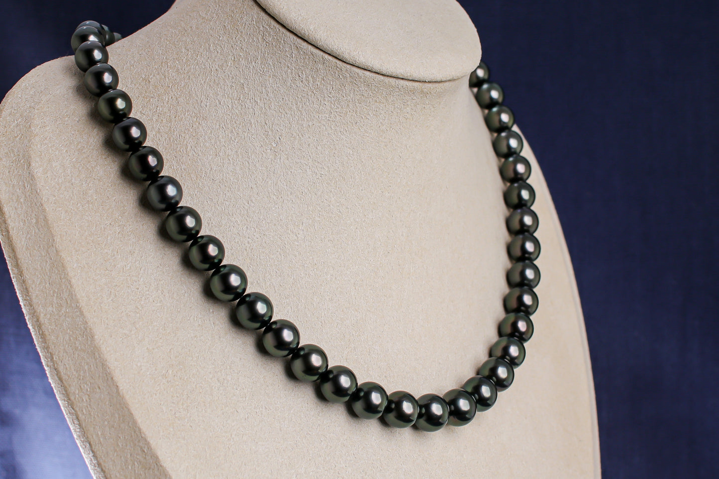 タヒチパール（黒蝶真珠）ネックレス 7.9-10.0mm