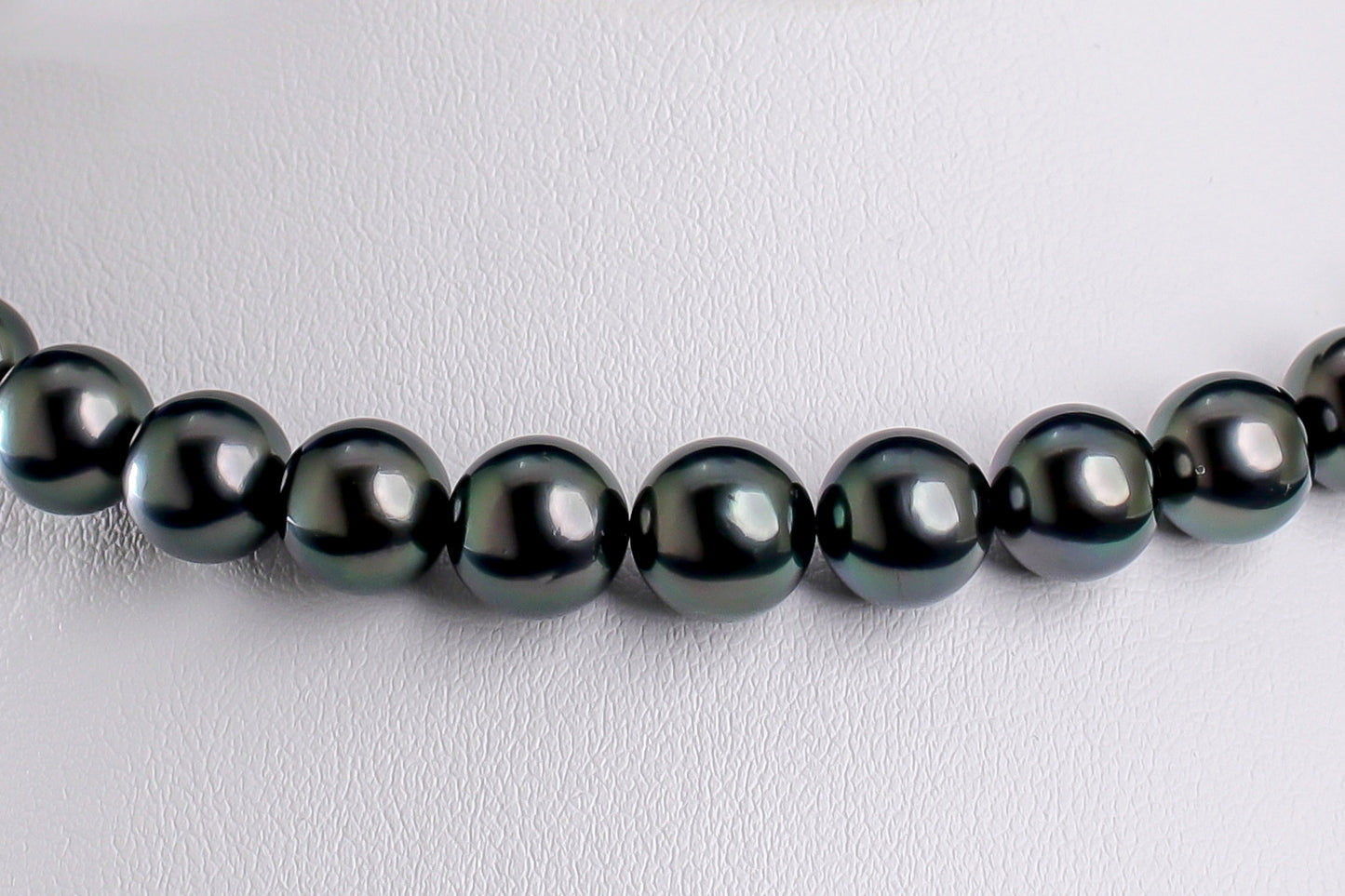 タヒチパール（黒蝶真珠）ネックレス 7.9-10.0mm